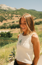 Load image into Gallery viewer, Frog Walkin' a Bee Tank- Bone