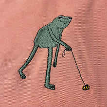 Load image into Gallery viewer, Frog Walkin’ Bee Tee
