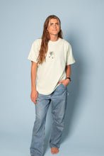 Load image into Gallery viewer, Hikin’ Frog Tee - Pistachio
