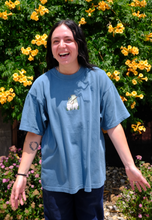 Load image into Gallery viewer, Banjo Playin’ Frog Tee
