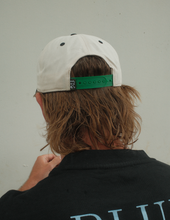 Load image into Gallery viewer, Snowboarding Frog Hat
