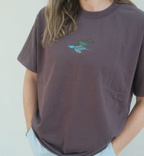 Load image into Gallery viewer, Dragonfly Ridin&#39; Frog Tee
