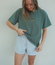 Load image into Gallery viewer, Frog Gone Skiin Tee - Green
