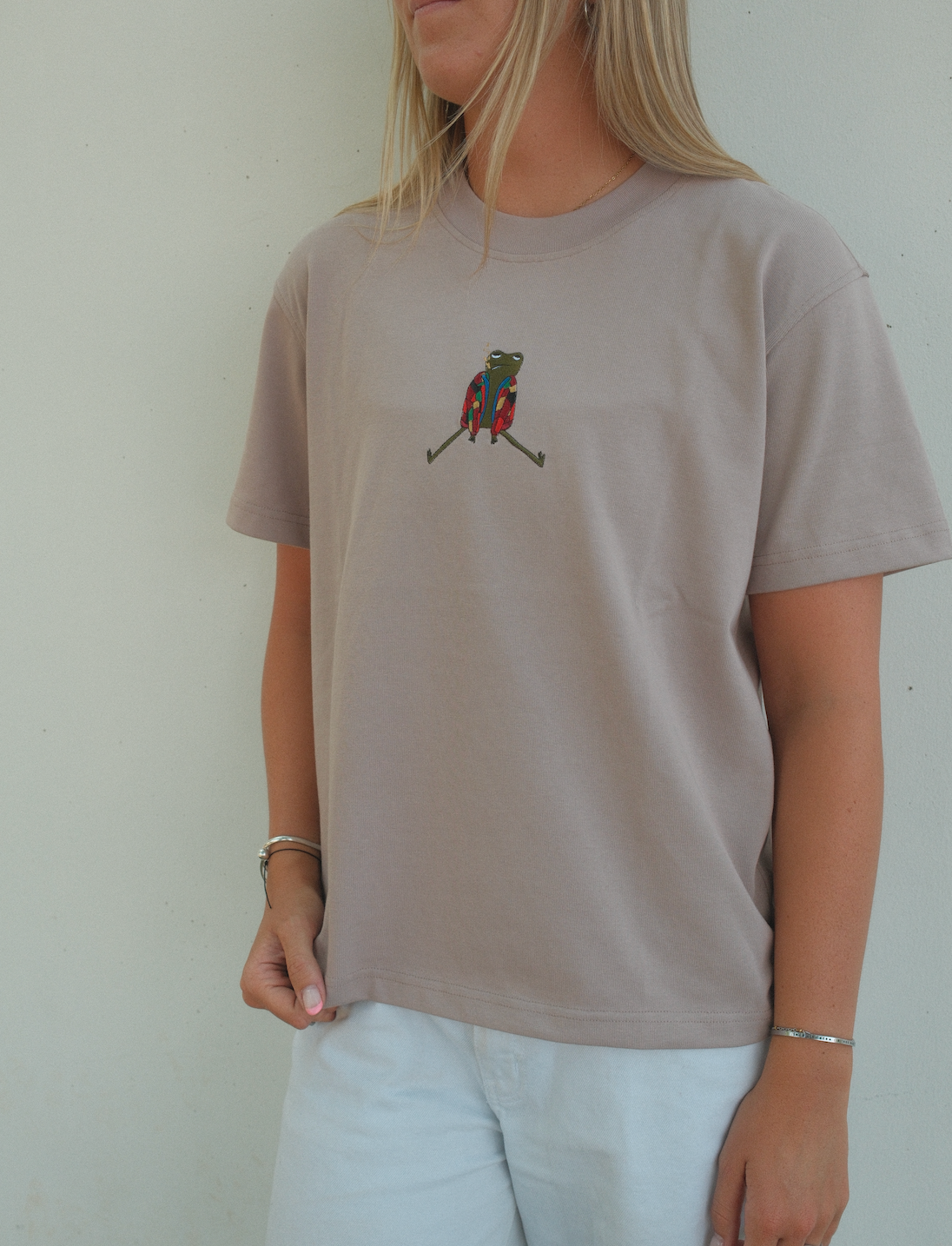 Stoney Frog Tee - Sand